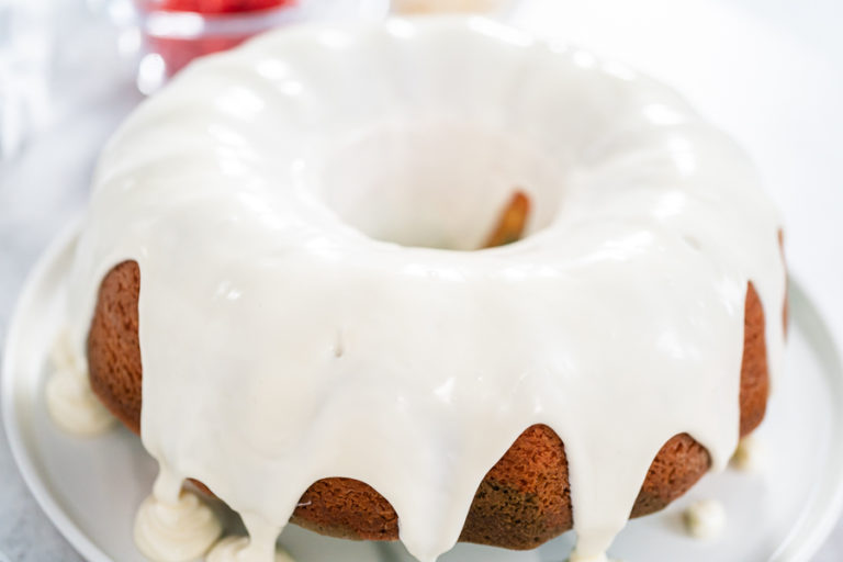 Easy bundt cake glaze