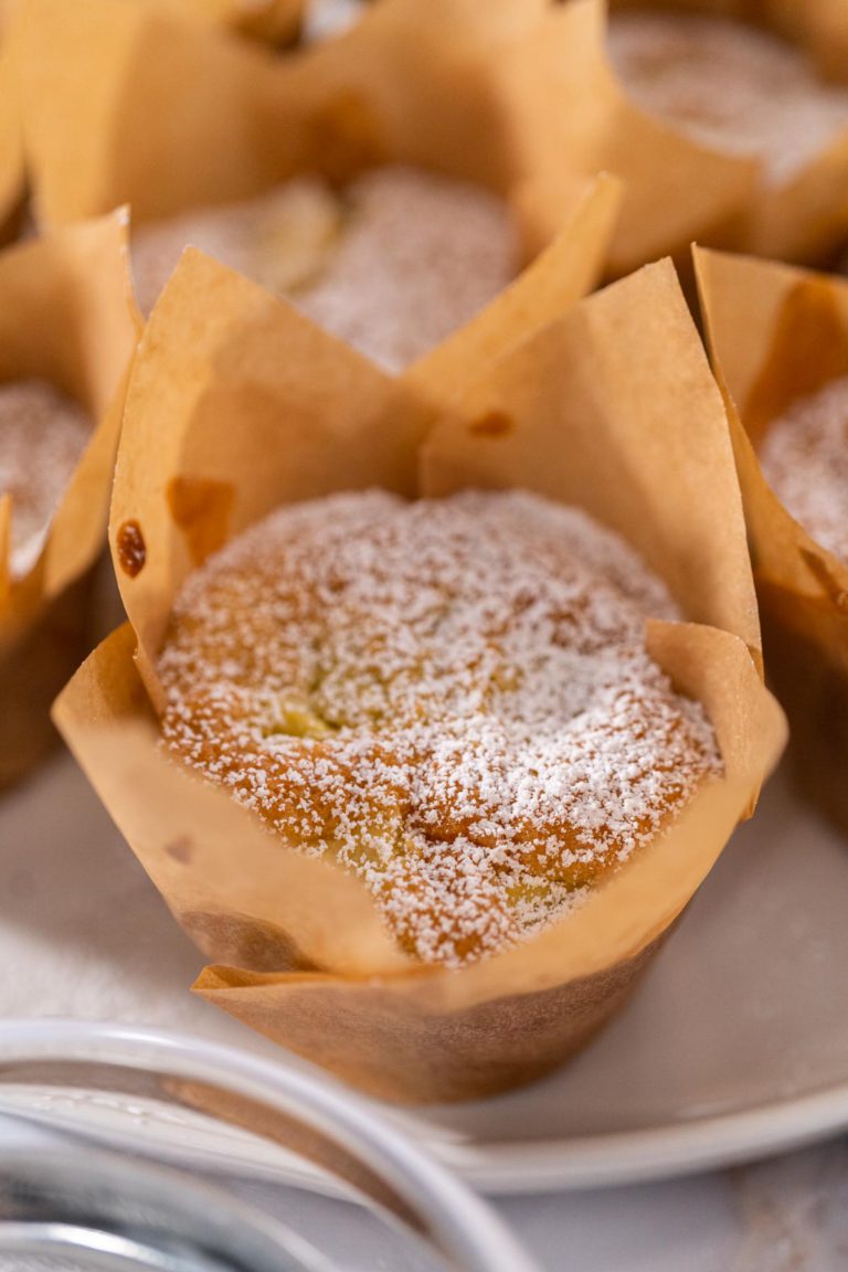 Apple Sharlotka muffins