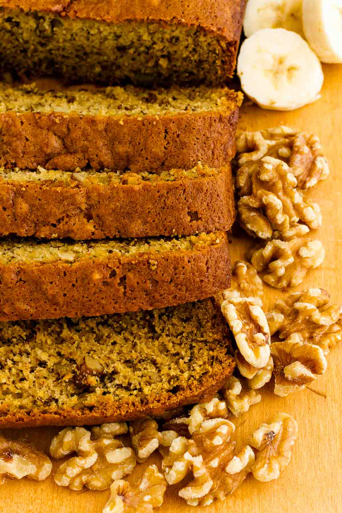 Freshly baked classic banana bread with walnuts and bananas.