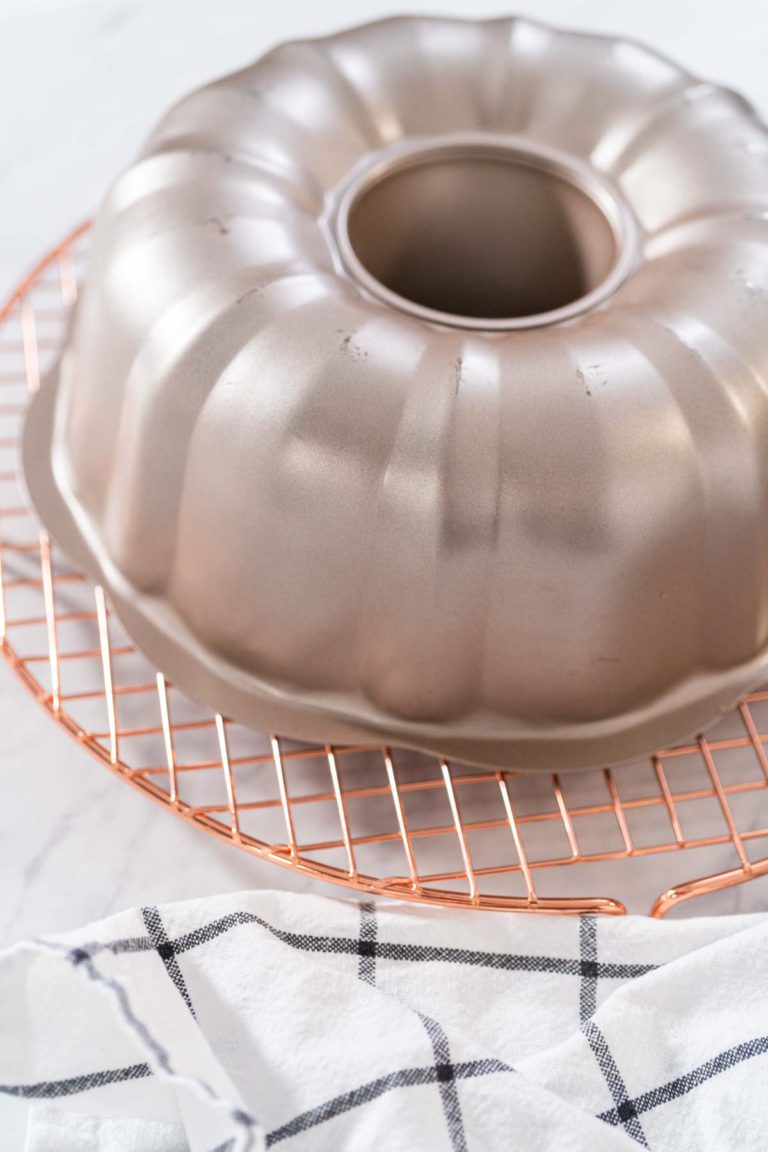 How Long Should a Bundt Cake Cool